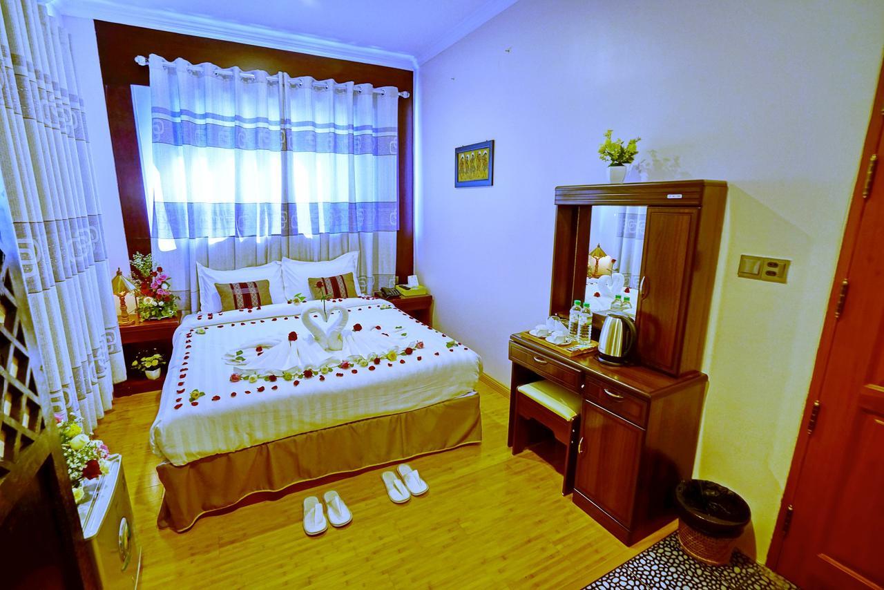 Hotel Boss - Mandalay Bagian luar foto